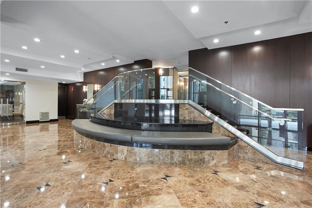 3481 Lakeside Drive NE 904