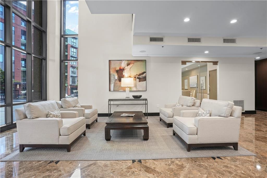 3481 Lakeside Drive NE 904