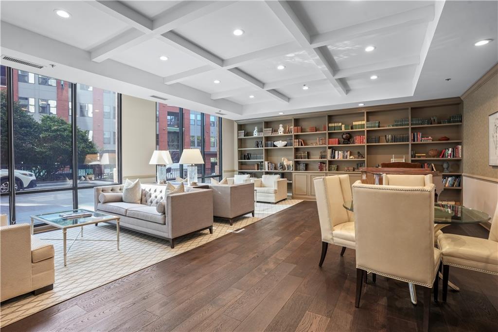 3481 Lakeside Drive NE 904