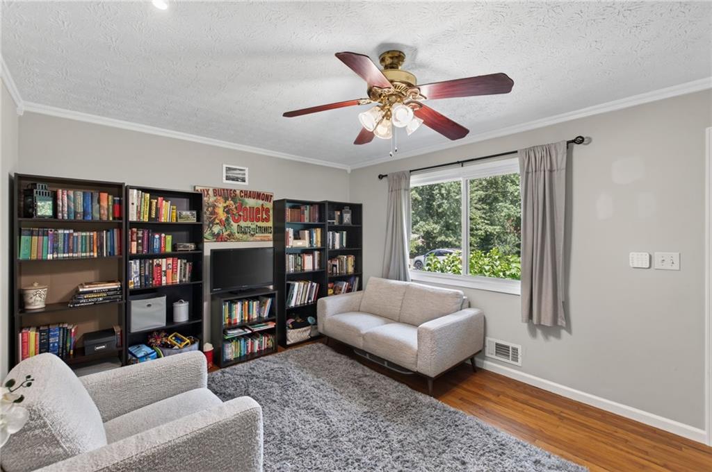 877 King Drive