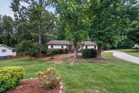 Homes For Sale - 286 Windmill Pointe<br/> Lawrenceville, GA 30044
