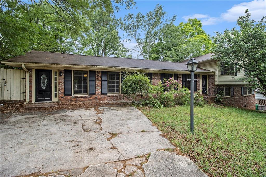 3743 Tree Bark Trail