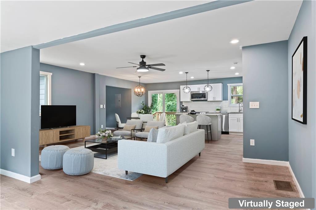 Stunning 4BR/2.5BA Fully Remodeled Home in Prime Atlanta Location!
This beautifully updated home features spacious living areas, modern smart appliances, and stylish finishes throughout. Enjoy the convenience of a central location just minutes from downtown Atlanta and Hartsfield-Jackson Airport. Perfect blend of comfort, technology, and accessibility — don’t miss this move-in-ready gem!