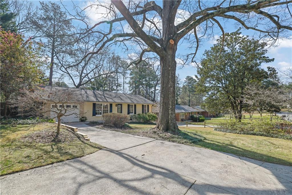 2685 Warwick Circle NE