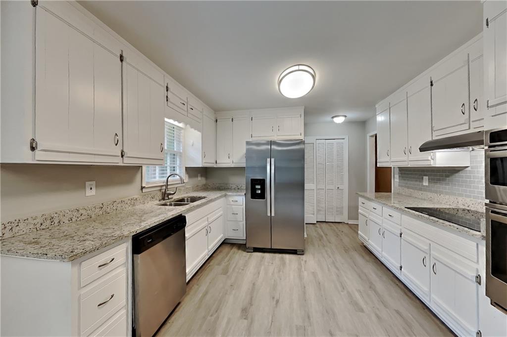 255 Saint Patrick Drive SW