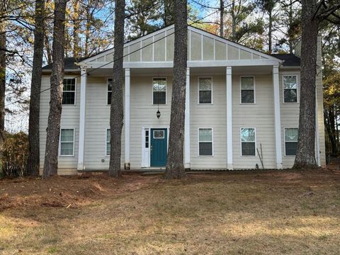 Homes For Sale - 485 S Malton Court<br/> Stone Mountain, GA 30083