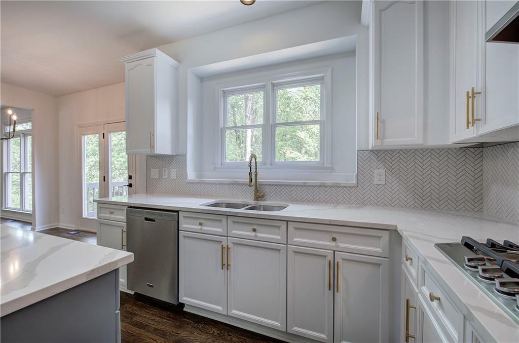 1043 Middlebrooke Drive, Canton, Georgia image 29