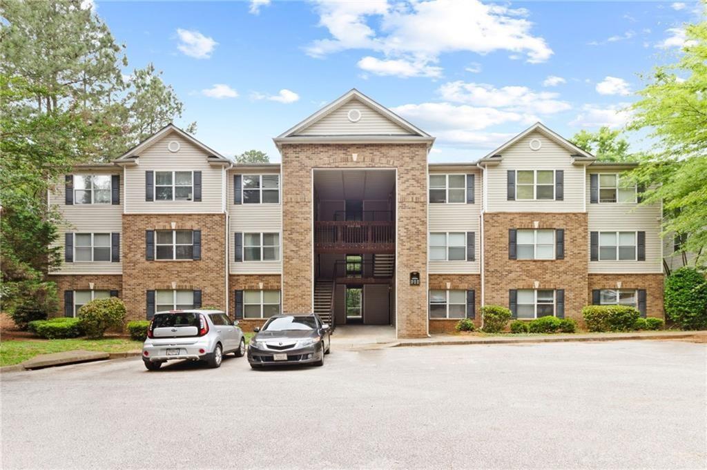 3203 Fairington Drive, Lithonia, Georgia image 1