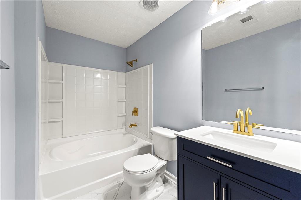 3203 Fairington Drive, Lithonia, Georgia image 14