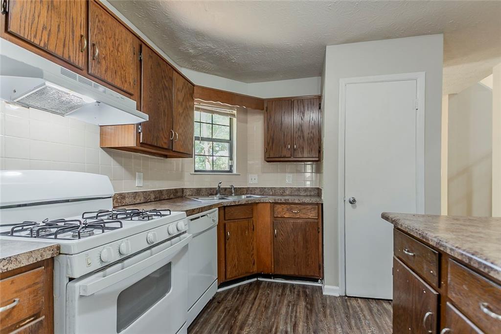 1074 Cherokee Heights