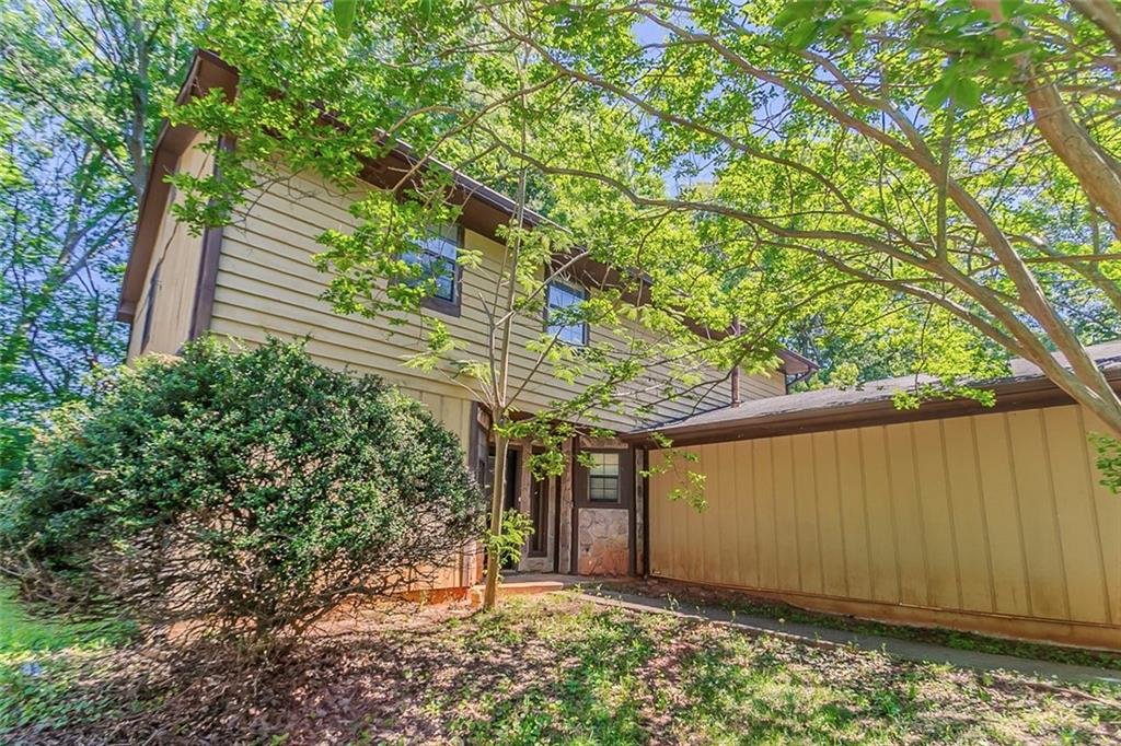 1074 Cherokee Heights