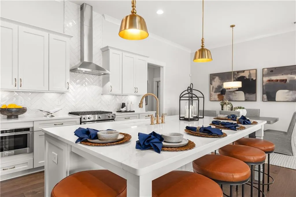 Snellville, Georgia 30078, United States, 2 Bedrooms Bedrooms, ,3 BathroomsBathrooms,Residential,Pending,49773