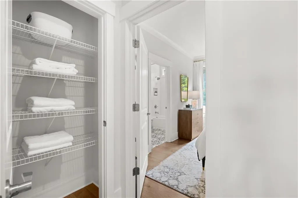 Snellville, Georgia 30078, United States, 2 Bedrooms Bedrooms, ,3 BathroomsBathrooms,Residential,Pending,49773