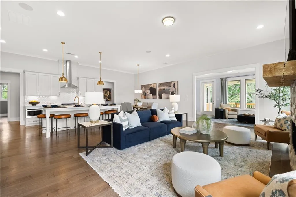 Snellville, Georgia 30078, United States, 2 Bedrooms Bedrooms, ,3 BathroomsBathrooms,Residential,Pending,49773