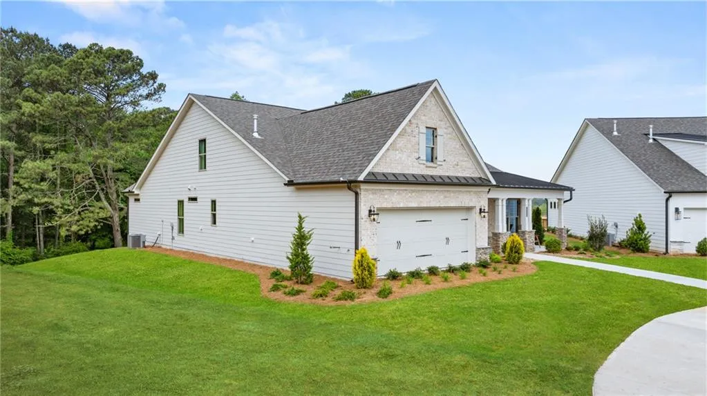 Snellville, Georgia 30078, United States, 2 Bedrooms Bedrooms, ,3 BathroomsBathrooms,Residential,Pending,49773