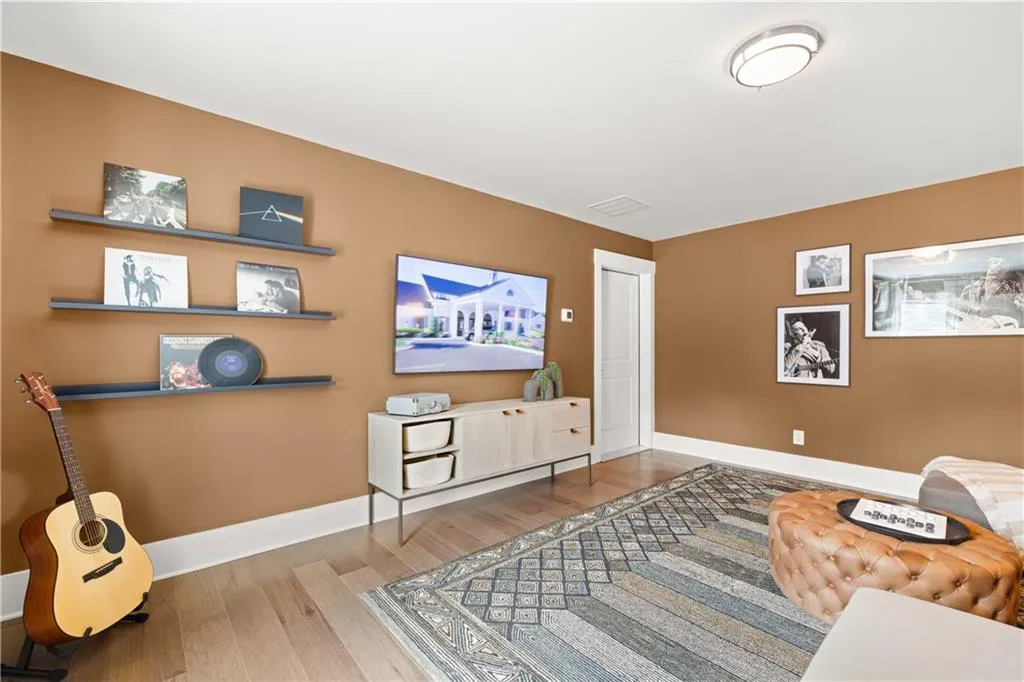 Snellville, Georgia 30078, United States, 2 Bedrooms Bedrooms, ,3 BathroomsBathrooms,Residential,Pending,49773