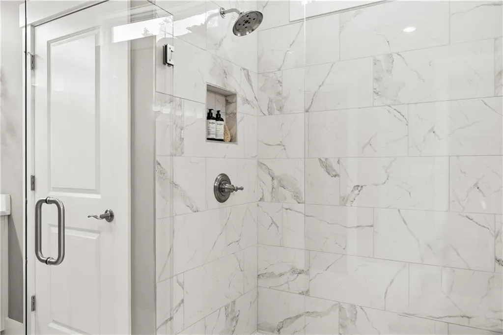 Snellville, Georgia 30078, United States, 2 Bedrooms Bedrooms, ,3 BathroomsBathrooms,Residential,Pending,49773