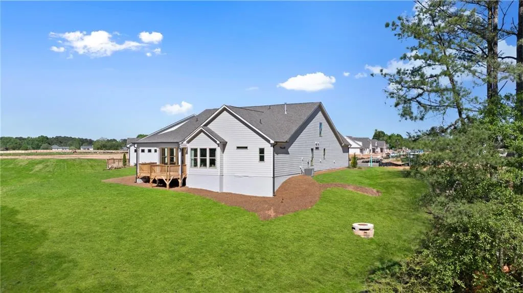 Snellville, Georgia 30078, United States, 2 Bedrooms Bedrooms, ,3 BathroomsBathrooms,Residential,Pending,49773