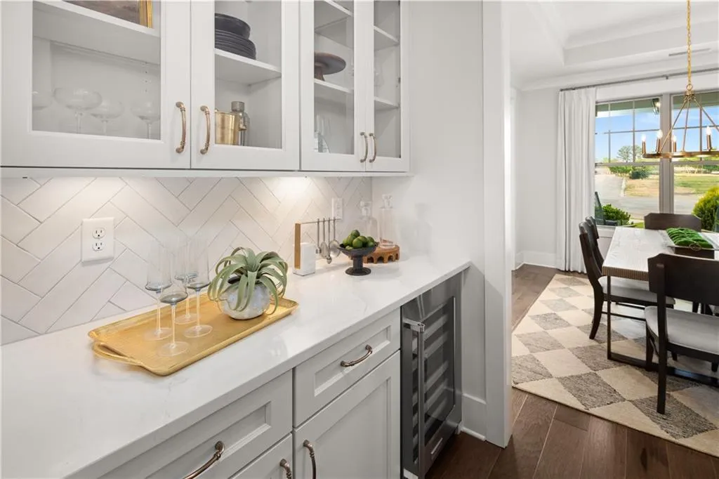 Snellville, Georgia 30078, United States, 2 Bedrooms Bedrooms, ,3 BathroomsBathrooms,Residential,Pending,49773