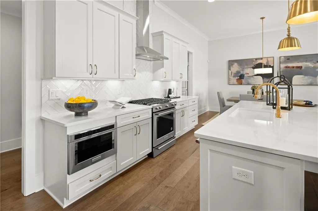 Snellville, Georgia 30078, United States, 2 Bedrooms Bedrooms, ,3 BathroomsBathrooms,Residential,Pending,49773