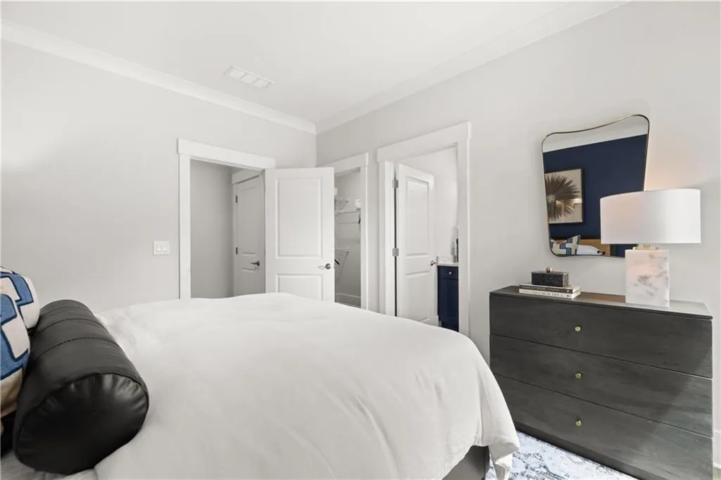 Snellville, Georgia 30078, United States, 2 Bedrooms Bedrooms, ,3 BathroomsBathrooms,Residential,Pending,49773