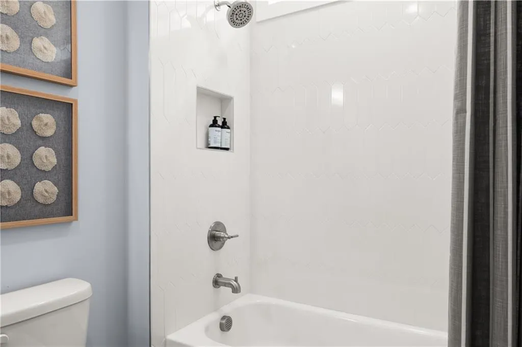 Snellville, Georgia 30078, United States, 2 Bedrooms Bedrooms, ,3 BathroomsBathrooms,Residential,Pending,49773