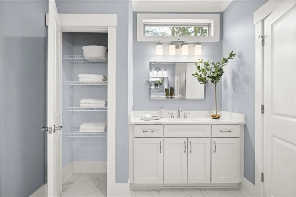 Snellville, Georgia 30078, United States, 2 Bedrooms Bedrooms, ,3 BathroomsBathrooms,Residential,Pending,49773