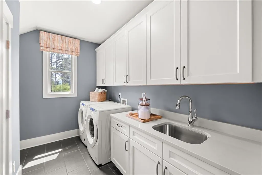 Snellville, Georgia 30078, United States, 2 Bedrooms Bedrooms, ,3 BathroomsBathrooms,Residential,Pending,49773