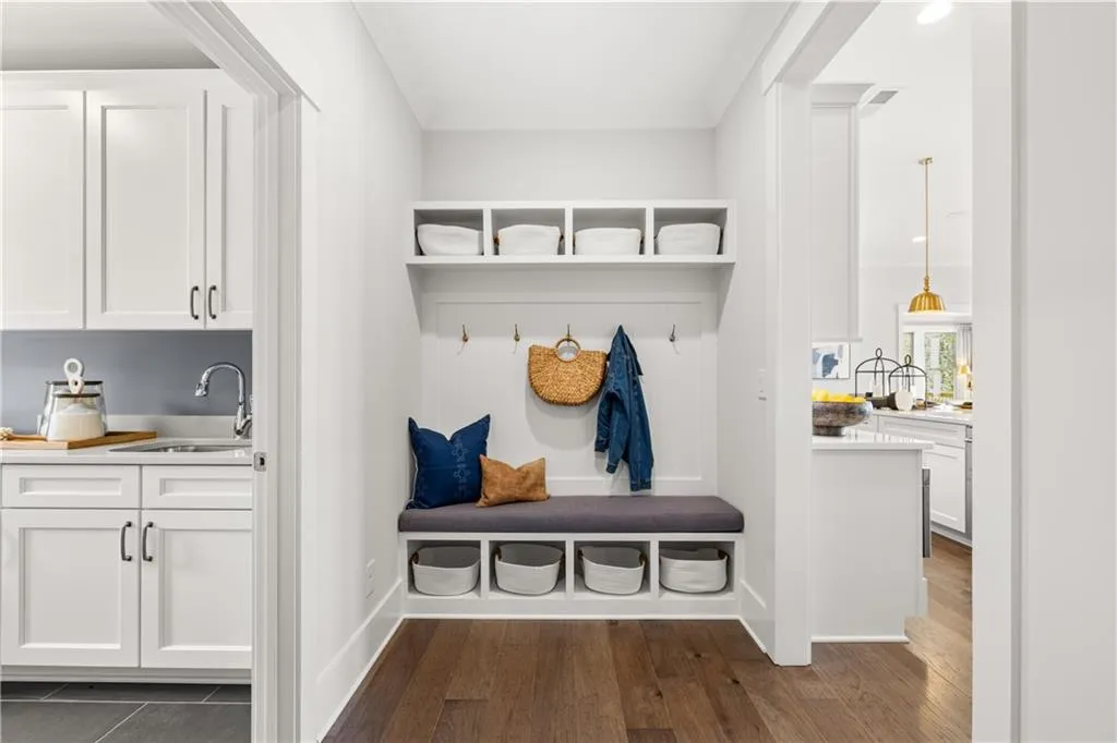 Snellville, Georgia 30078, United States, 2 Bedrooms Bedrooms, ,3 BathroomsBathrooms,Residential,Pending,49773