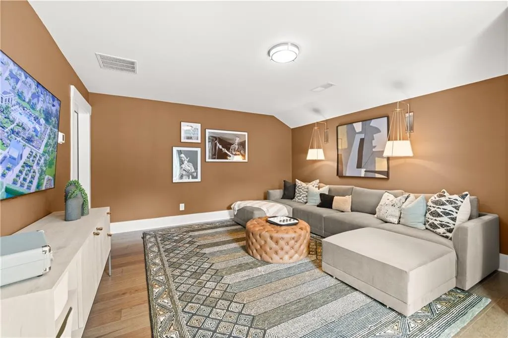 Snellville, Georgia 30078, United States, 2 Bedrooms Bedrooms, ,3 BathroomsBathrooms,Residential,Pending,49773