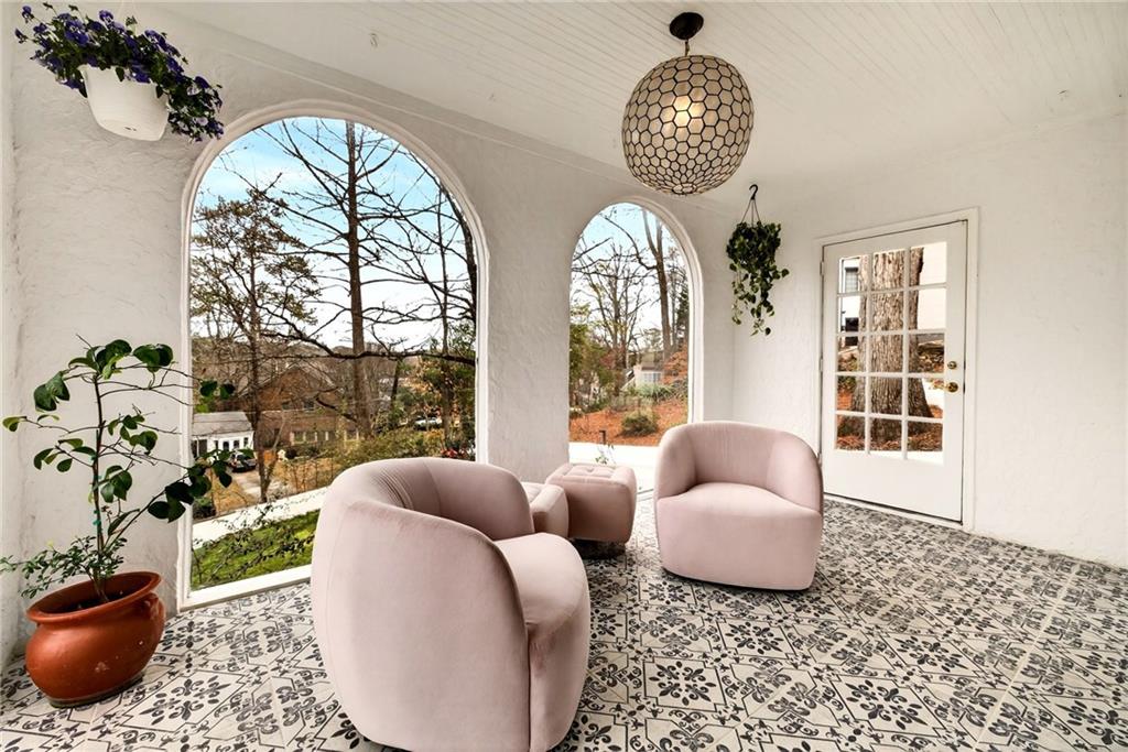 1031 Reeder Circle NE