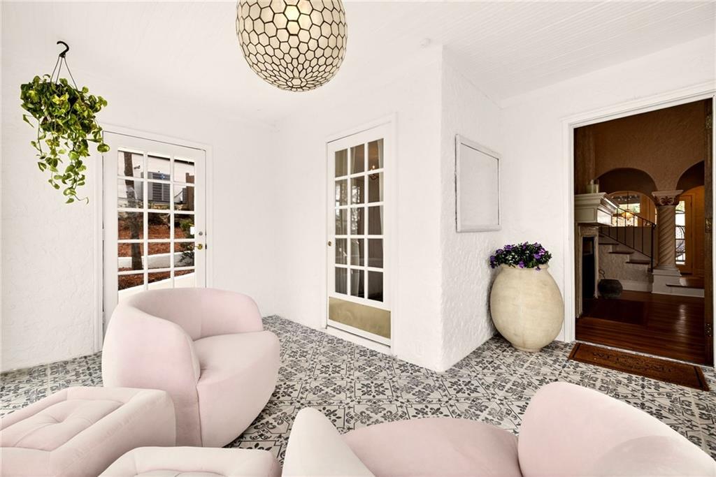 1031 Reeder Circle NE