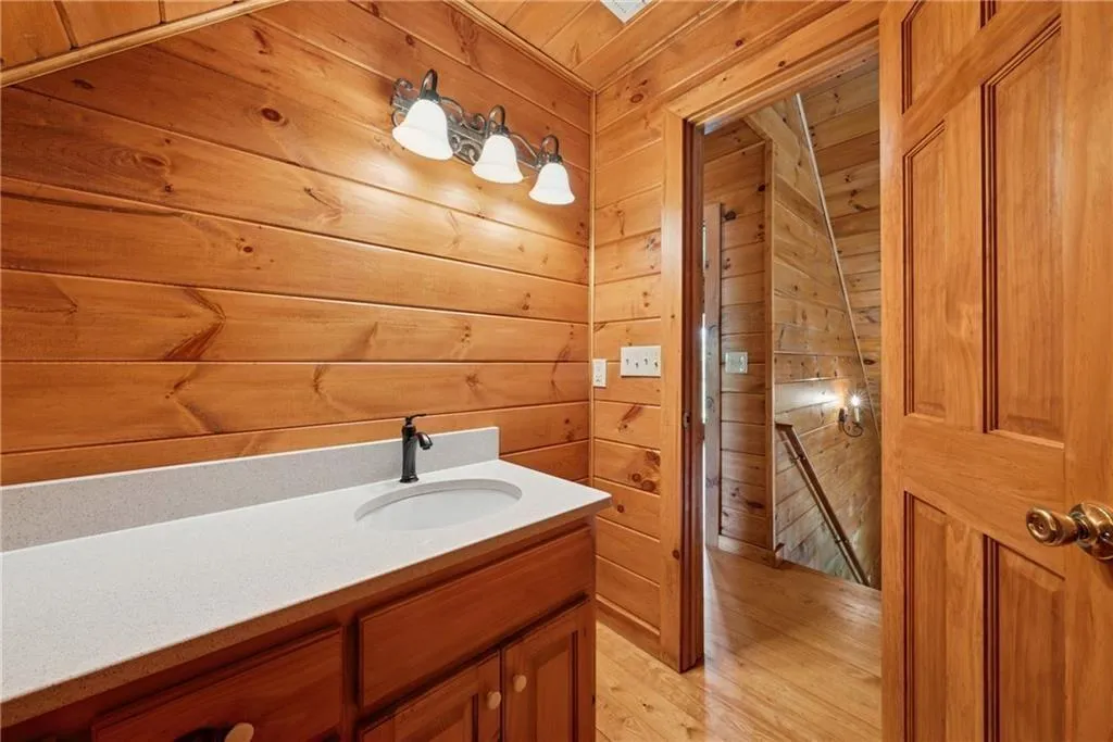 Ellijay, Georgia 30540, United States, 3 Bedrooms Bedrooms, ,2 BathroomsBathrooms,Residential,Active,115221