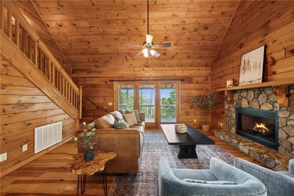 Ellijay, Georgia 30540, United States, 3 Bedrooms Bedrooms, ,2 BathroomsBathrooms,Residential,Active,115221