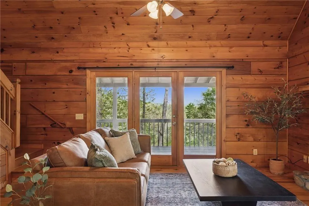 Ellijay, Georgia 30540, United States, 3 Bedrooms Bedrooms, ,2 BathroomsBathrooms,Residential,Active,115221