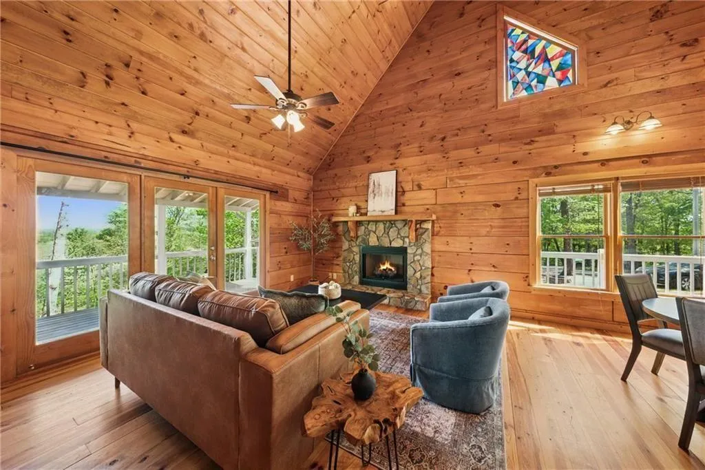 Ellijay, Georgia 30540, United States, 3 Bedrooms Bedrooms, ,2 BathroomsBathrooms,Residential,Active,115221