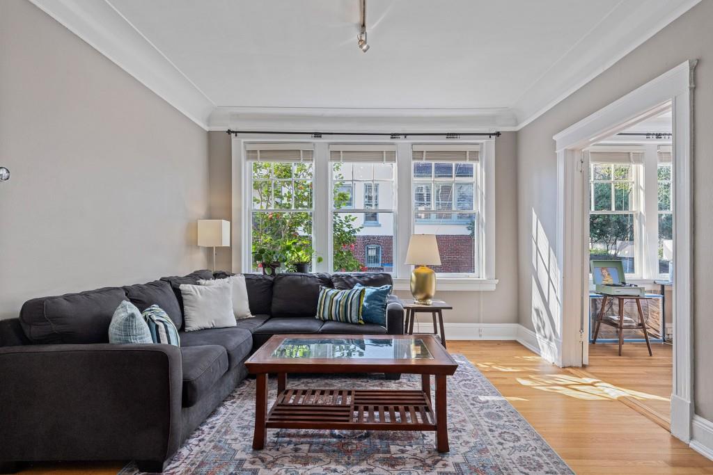 301 10th Street NE 2