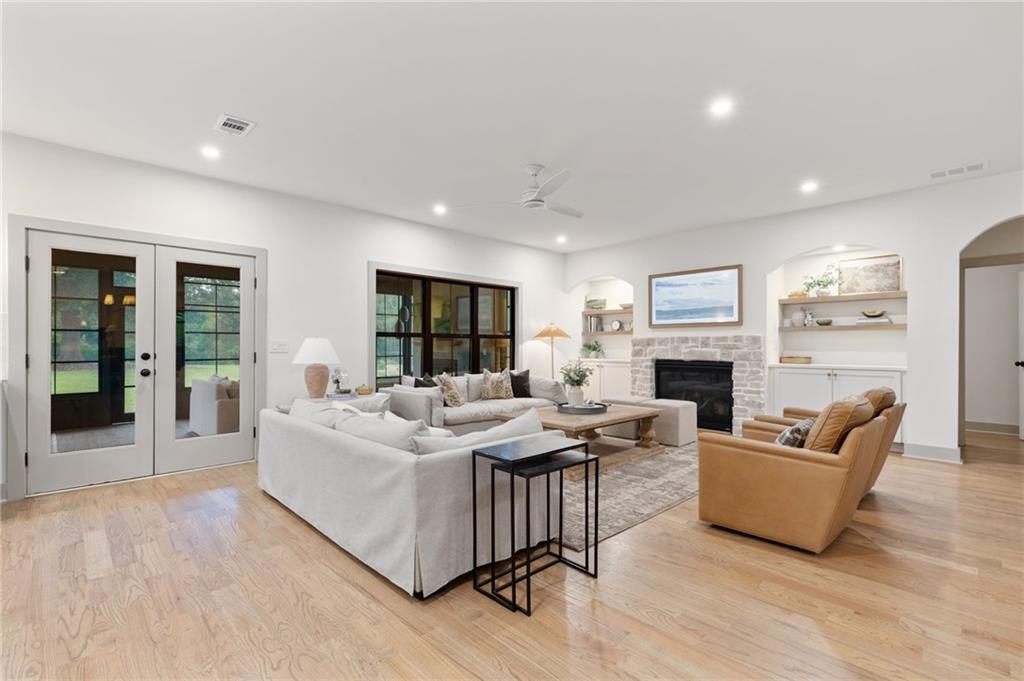 290 Walnutwood Trail