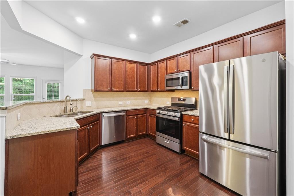 1425 Hampton Oaks Drive