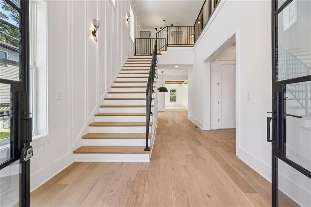 2595 Apple Valley Road NE