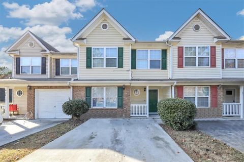 Townhouse For Sale - 360 Parkway Road<br/> Union City, GA 30291