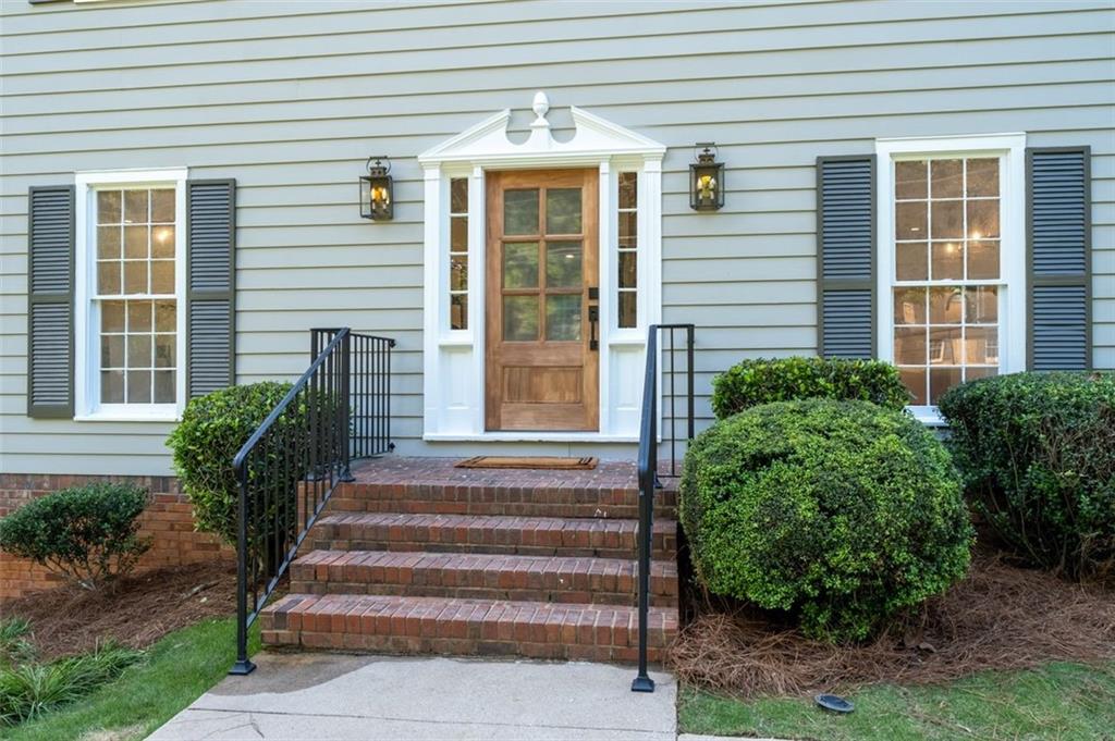 5143 Meadowlake Lane