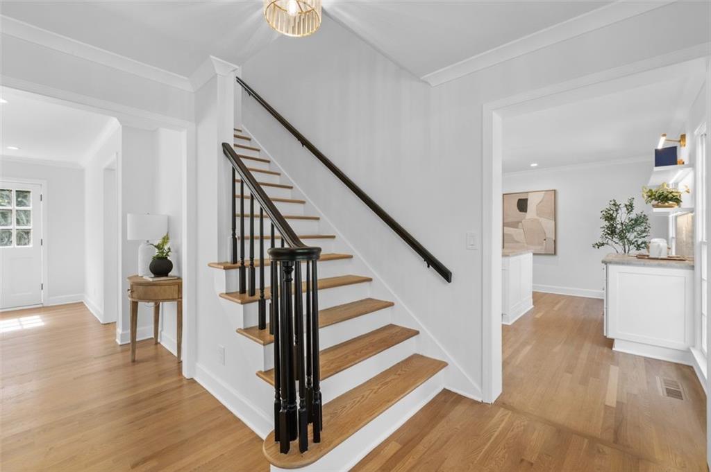5143 Meadowlake Lane
