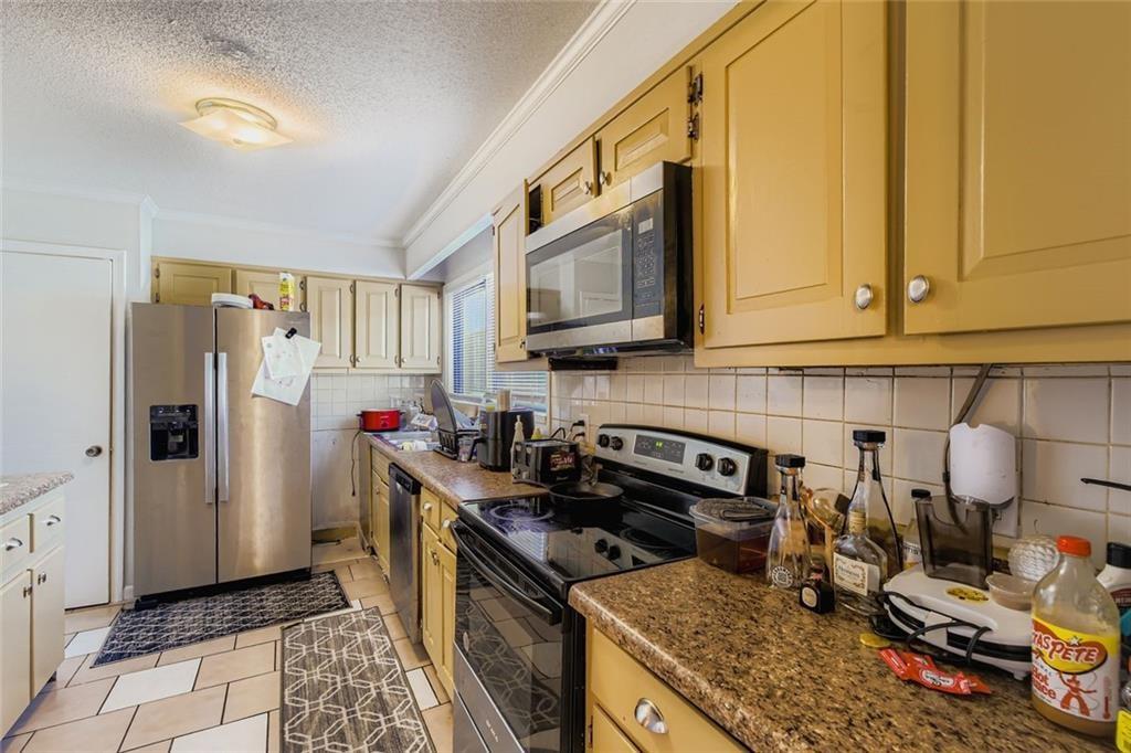 2 Willowick Drive