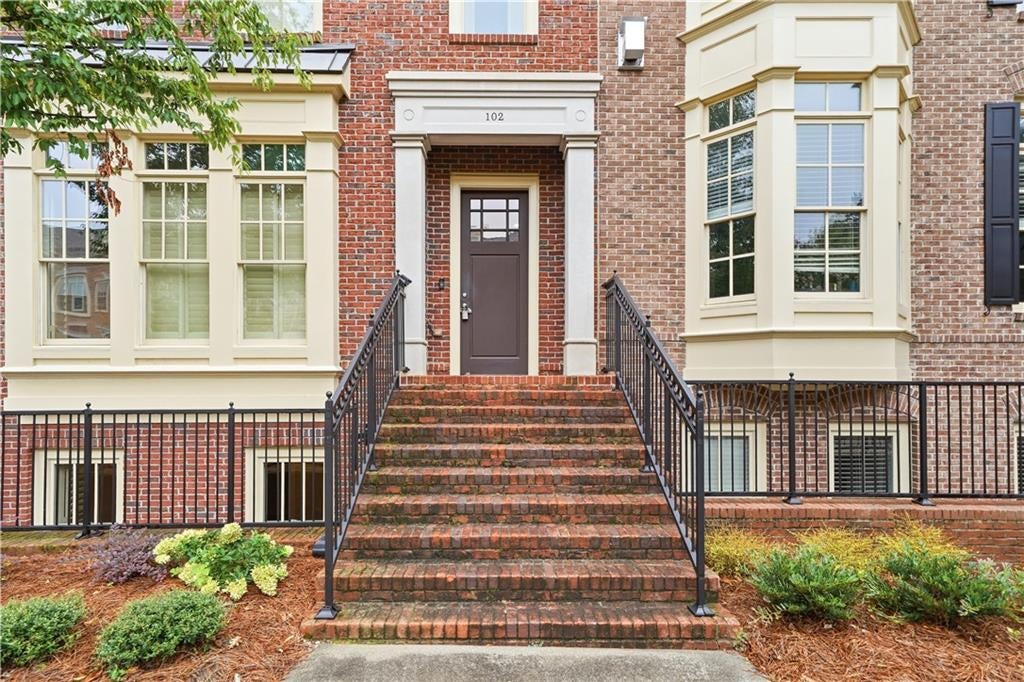 102 Riversgate Drive