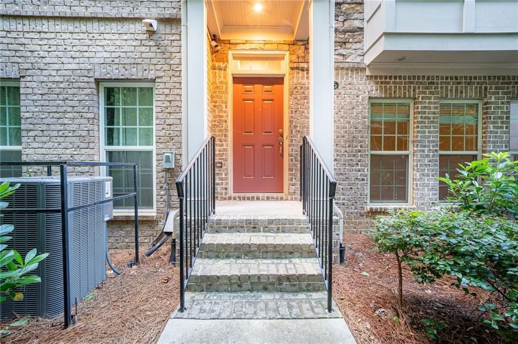 Photo of 2166 Rock Creek Park, Decatur, GA 30033 (MLS # 7704669)
