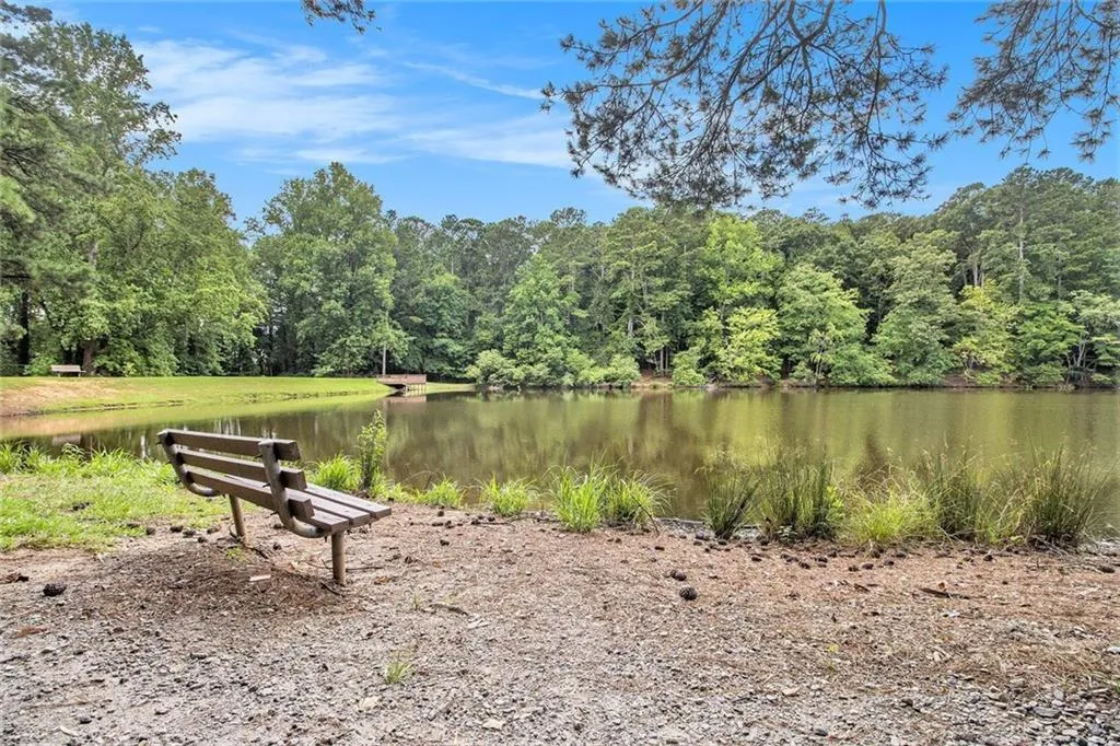 Roswell, Georgia 30076, United States, 2 Bedrooms Bedrooms, ,2 BathroomsBathrooms,Residential,Pending,183635