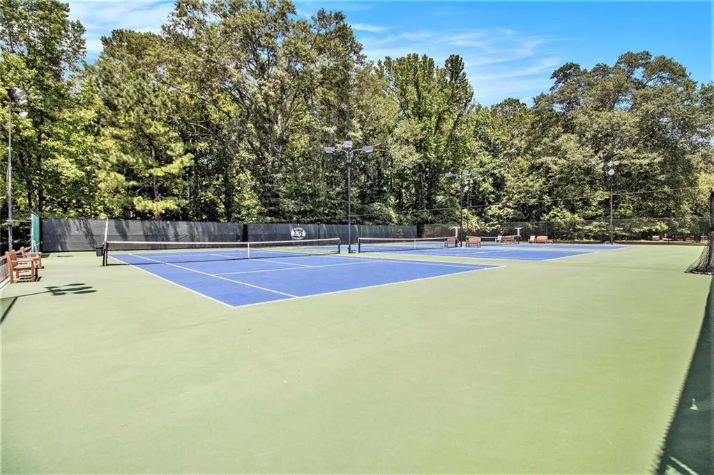 Roswell, Georgia 30076, United States, 2 Bedrooms Bedrooms, ,2 BathroomsBathrooms,Residential,Pending,183635