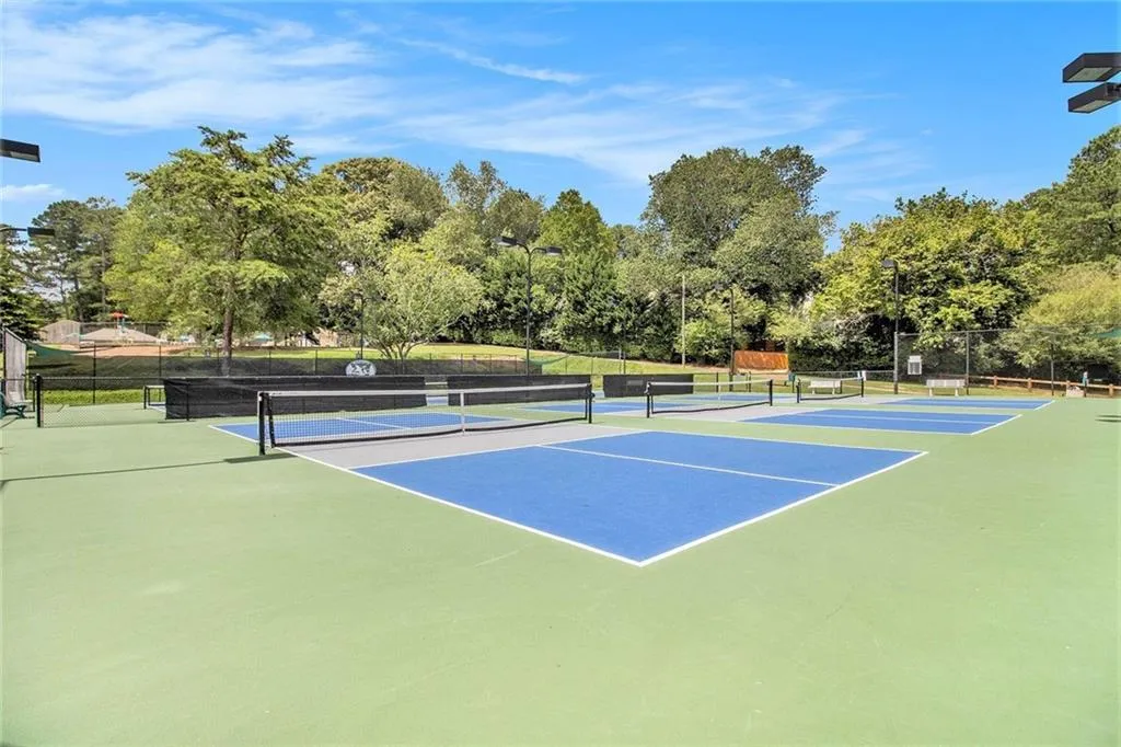 Roswell, Georgia 30076, United States, 2 Bedrooms Bedrooms, ,2 BathroomsBathrooms,Residential,Pending,183635