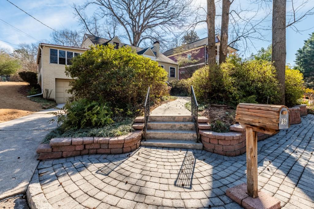 796 Gresham Avenue SE